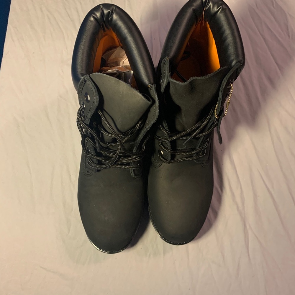 Black timberland boots